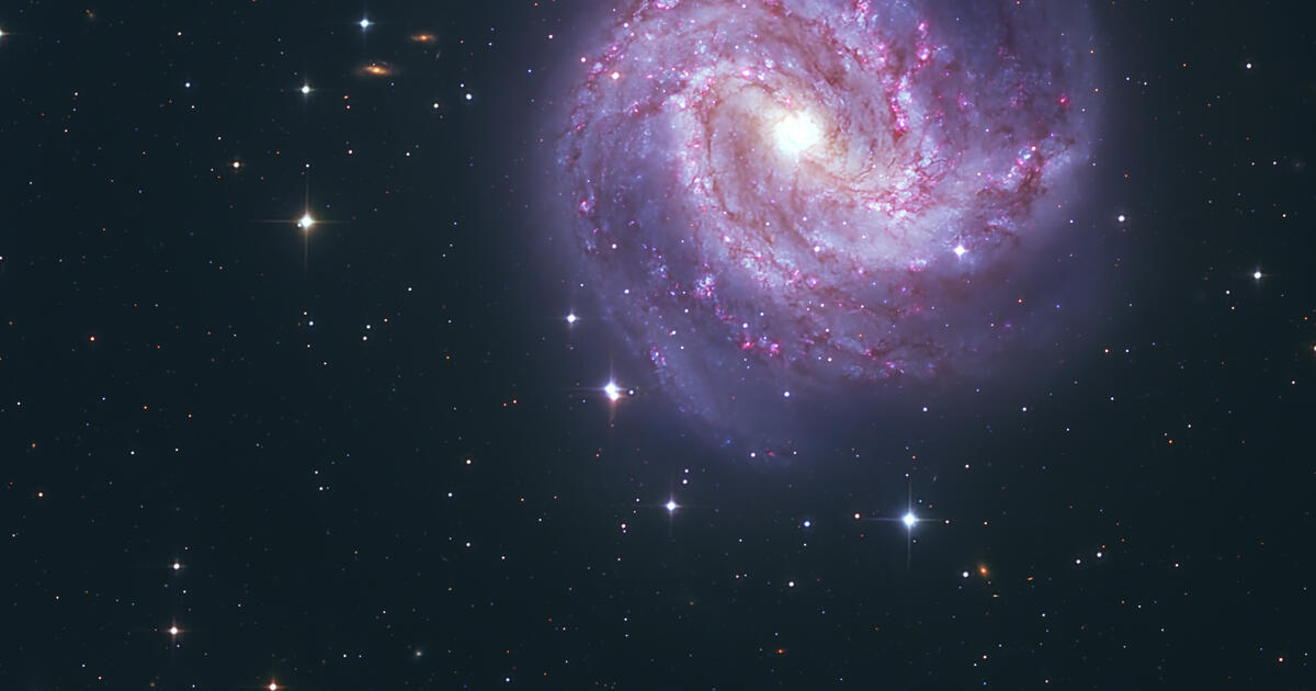 M83 (Southern Pinwheel Galaxy) | Telescope Live